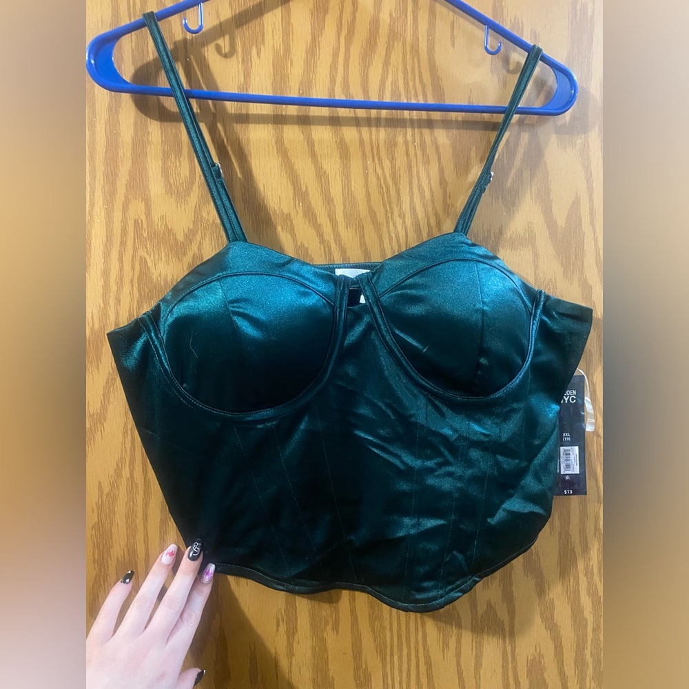 Emerald corset style crop top. New w/tags. Size 2X. Brand: NYC madden